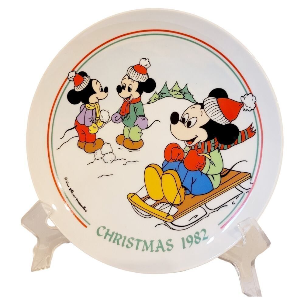 Schmid Walt Disney Characters Mickey 1982 Christmas Collector Plate Winter Games